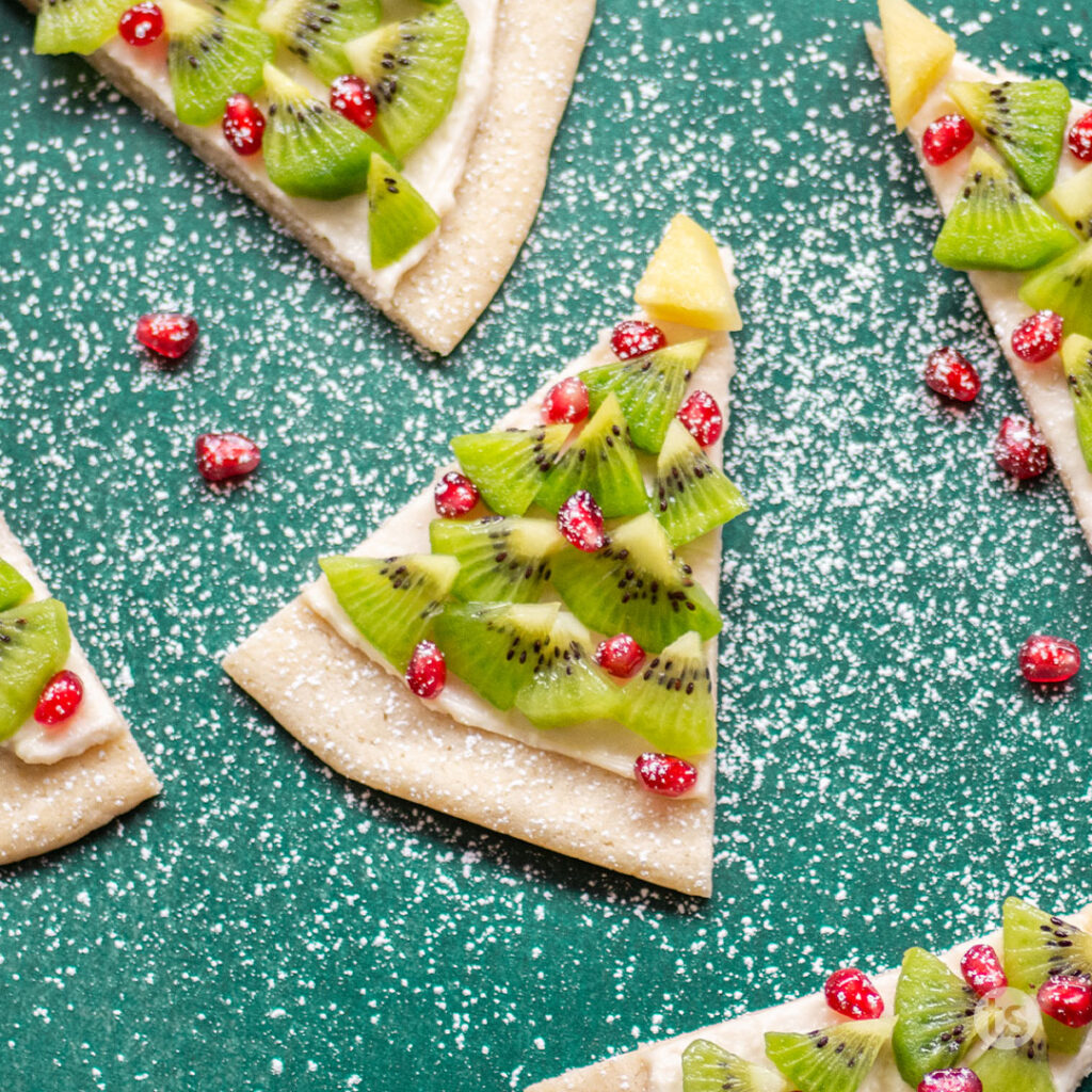 Easy Christmas Tree Fruit Pizza