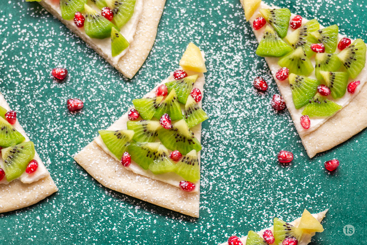 Easy Christmas Tree Fruit Pizza