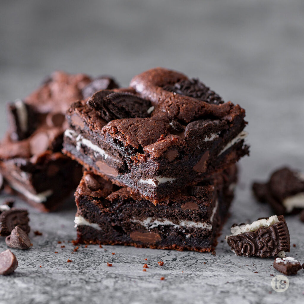 Chocolate Ugly Cake, Oreos