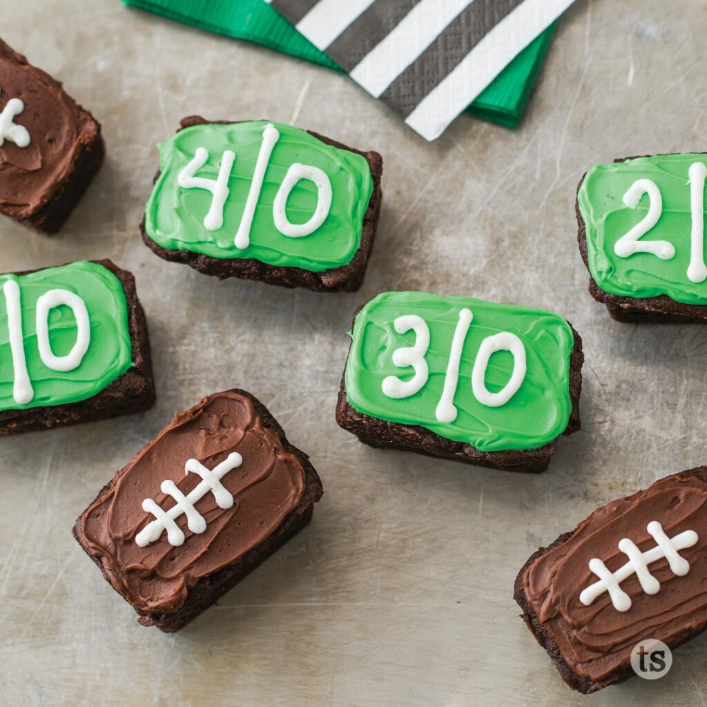 Try these Game Day Tiny Cakes