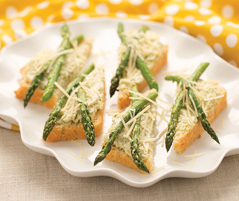 Creamy Artichoke & Asparagus Beer Bread Bites