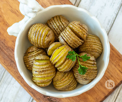 Italian Garlic Hasselback Potatoes recipe | Tastefully Simple