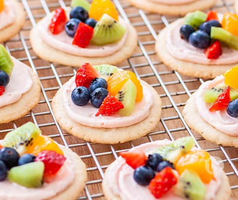 Strawberry Shortcake Fruit Pizza | Tastefully Simple