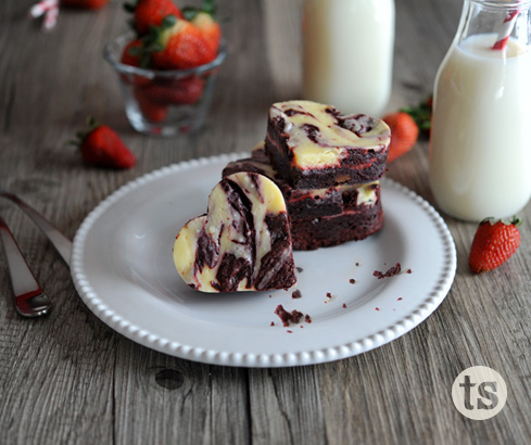 Red Velvet & Cream Cheese Swirled Brownies recipe | Tastefully Simple