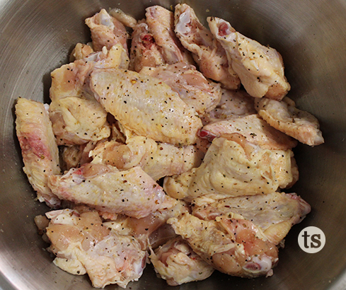 Vidalia Onion Baked Chicken Wings prep