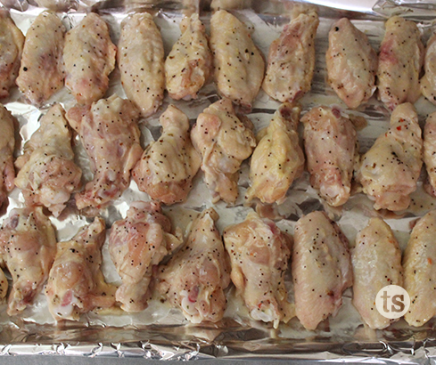 Vidalia Onion Baked Chicken Wings prep