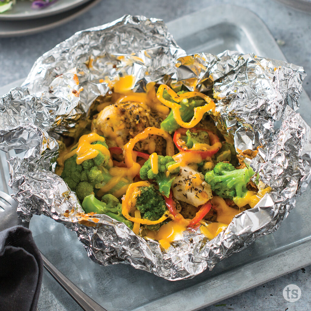 Try these Cheesy Chicken & Broccoli Foil Packets