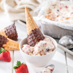 Try these Strawberry Ice Cream Cone Bowls